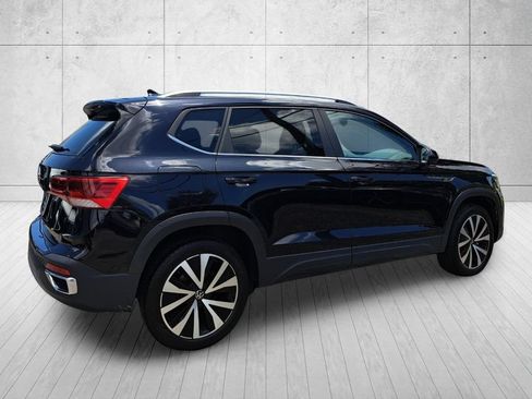 Used 2024 Volkswagen Taos SE FWD image 5
