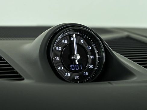 Certified 2025 Porsche Cayenne Coupe image 17