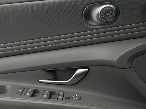 Used 2023 Hyundai Elantra SEL w/ Convenience Package FWD image 22