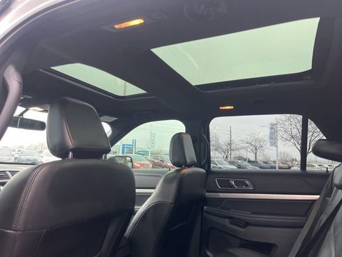 Used 2018 Ford Explorer XLT w/ Equipment Group 202A image 18