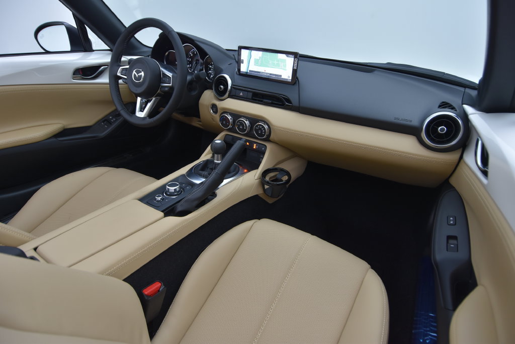 Used 2025 MAZDA MX-5 Miata Grand Touring w/ Appearance Package RWD image 30