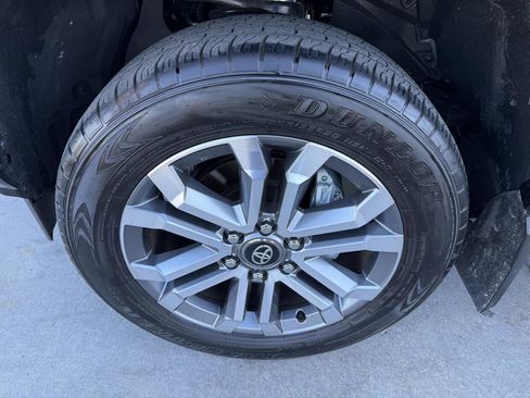 Used 2025 Toyota 4Runner Limited AWD/4WD image 59