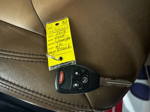 Used 2018 Jeep Wrangler Unlimited Sahara w/ Dual Top Group image 38