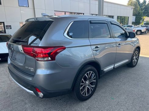 Used 2017 Mitsubishi Outlander GT AWD/4WD image 4