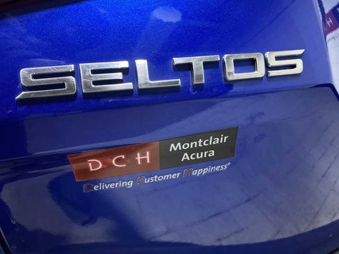 Used 2021 Kia Seltos LX image 7