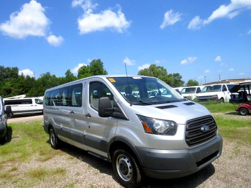 Used 2016 Ford Transit 350 XL image 3