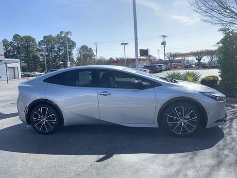 Used 2024 Toyota Prius XLE image 9