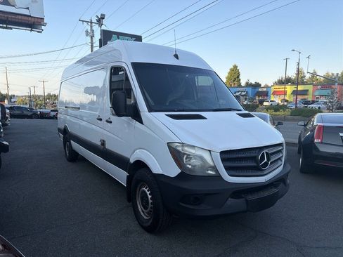 Used 2014 Mercedes-Benz Sprinter 2500 image 7