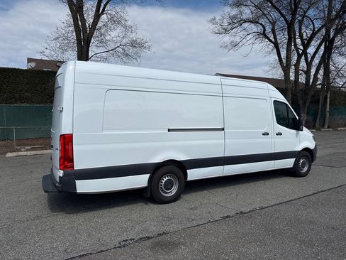 Used 2023 Mercedes-Benz Sprinter 2500 image 8