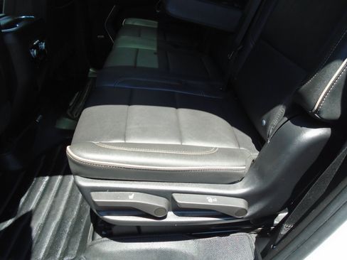 Used 2023 GMC Yukon SLT AWD/4WD image 51