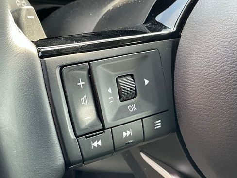 Used 2025 Nissan Pathfinder Platinum image 12