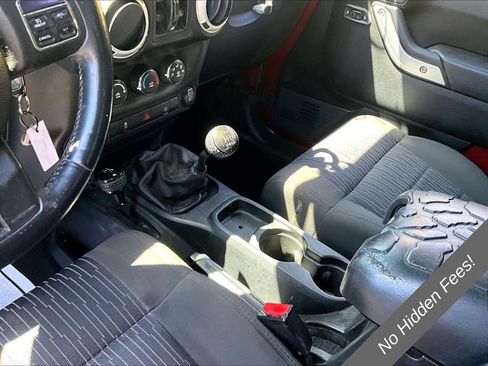 Used 2012 Jeep Wrangler Unlimited Rubicon w/ Connectivity Group AWD/4WD image 13
