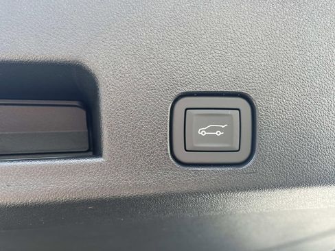 New 2026 Chevrolet Traverse RS image 12