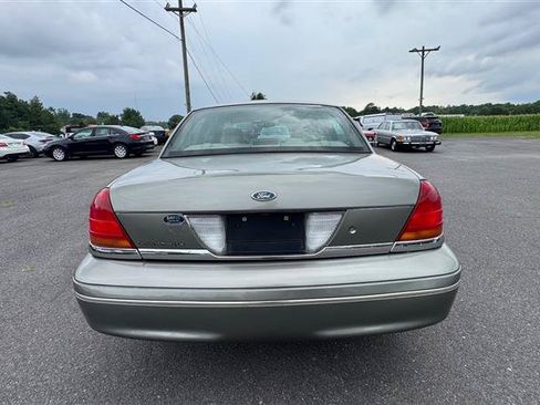 Used 2003 Ford Crown Victoria LX RWD image 18