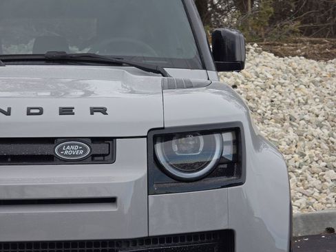New 2026 Land Rover Defender 110 X-Dynamic SE AWD/4WD image 28