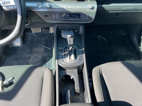 Used 2025 Hyundai Kona SEL image 41