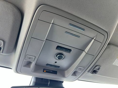 Used 2019 Chevrolet Suburban LT image 44