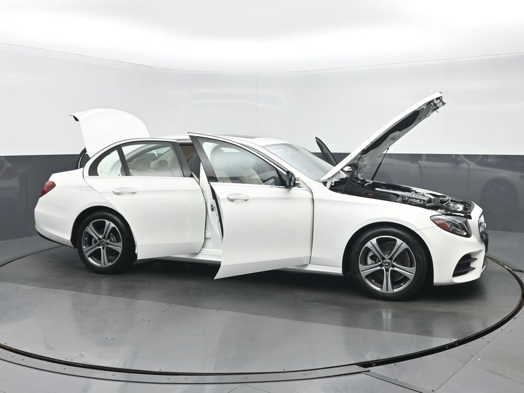Used 2019 Mercedes-Benz E 300 4MATIC image 39