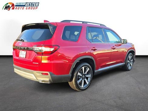 New 2025 Honda Pilot Touring image 6