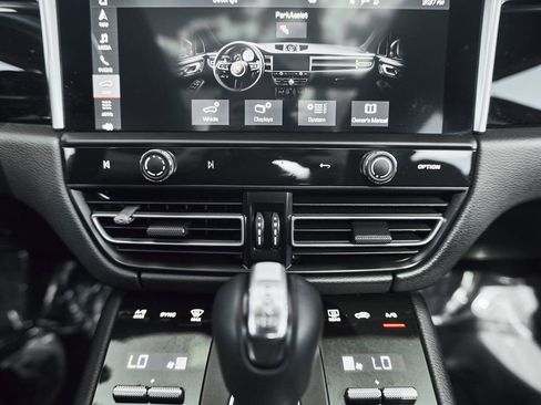 Used 2022 Porsche Macan S AWD/4WD image 49