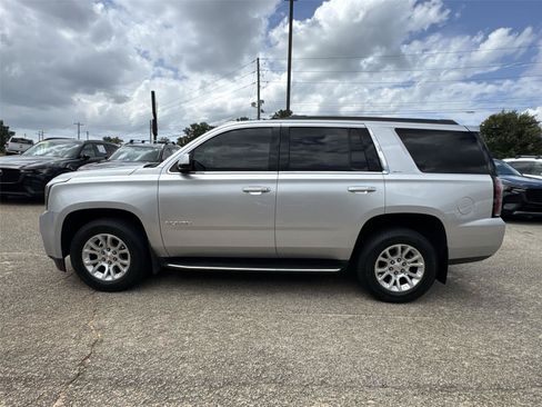 Used 2017 GMC Yukon SLT RWD image 4