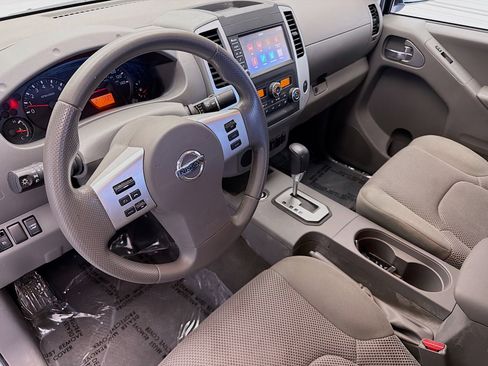Used 2021 Nissan Frontier SV w/ Midnight Edition Floor Mats RWD image 7