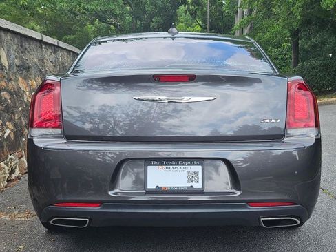 Used 2019 Chrysler 300 Touring w/ Sport Appearance Package RWD image 7