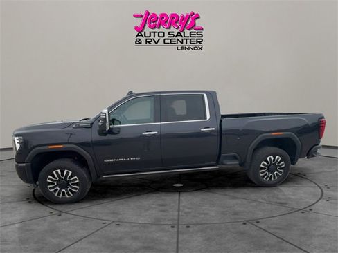 Used 2024 GMC Sierra 2500 Denali Ultimate image 3