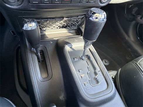 Used 2016 Jeep Wrangler Unlimited Sahara image 19