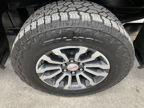 Used 2023 GMC Sierra 1500 AT4 w/ AT4 Preferred Package image 15