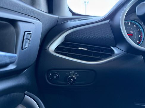 Used 2023 Chevrolet Malibu LT image 19