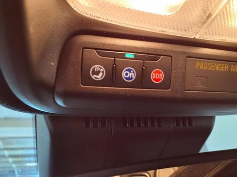 Used 2024 GMC Canyon AT4 AWD/4WD image 16