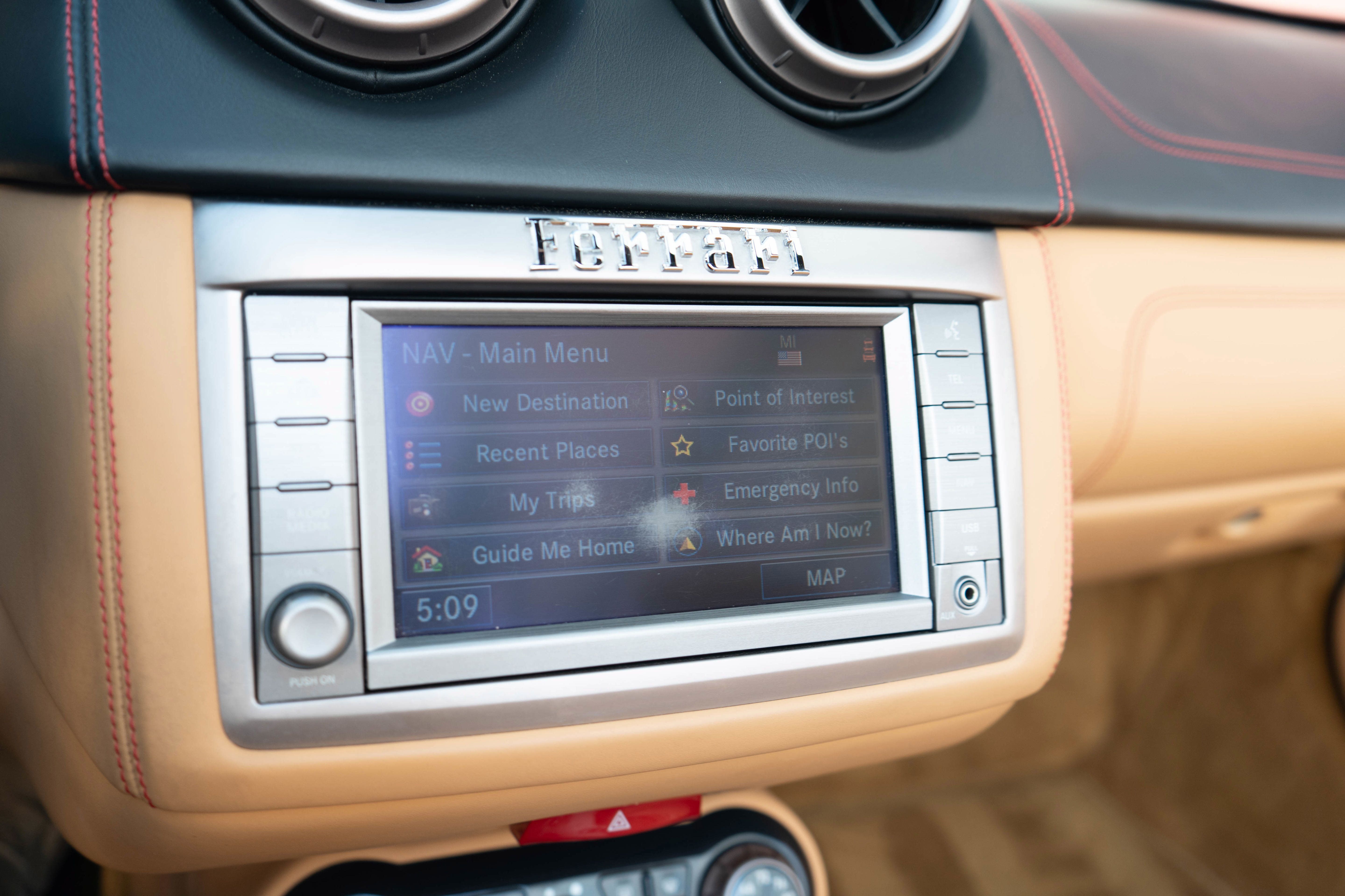 Used 2010 Ferrari California RWD image 19