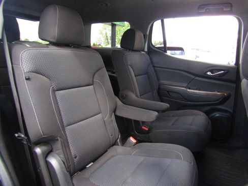 Used 2020 GMC Acadia SLE w/ LPO, Floor Liner Package FWD image 21
