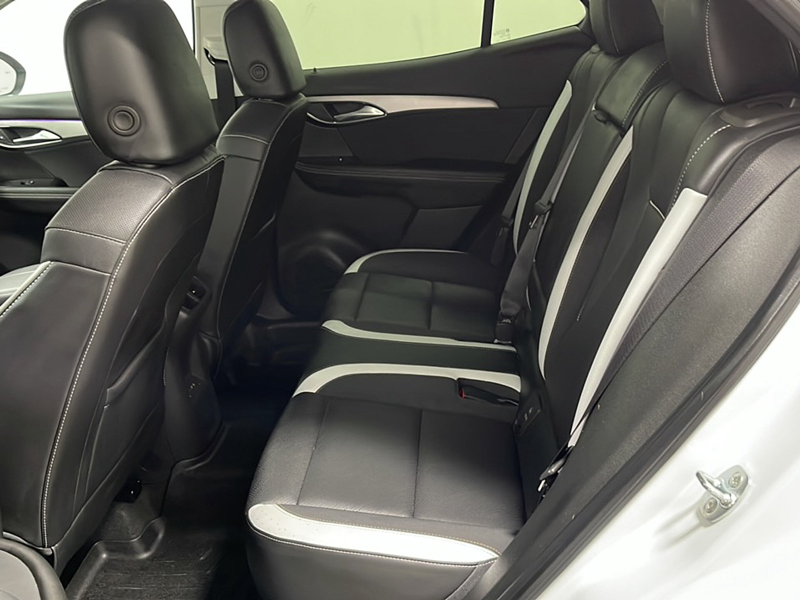 Used 2025 Buick Envision Sport Touring AWD/4WD image 16