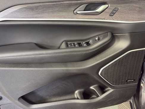 Used 2022 Jeep Grand Cherokee Limited 4xe w/ Luxury Tech Group II image 25