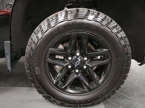 Used 2021 Chevrolet Silverado 1500 Custom Trail Boss AWD/4WD image 28