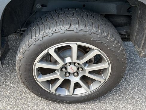 Used 2020 GMC Canyon Denali RWD image 12