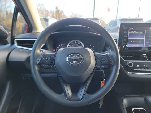 Used 2021 Toyota Corolla LE image 14