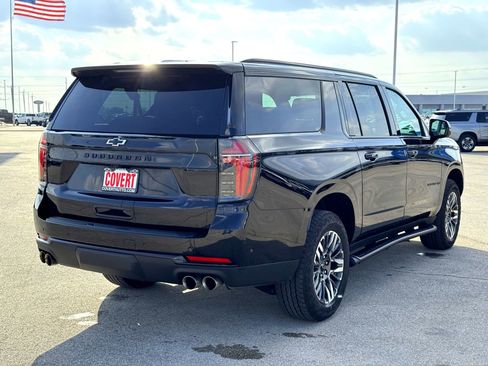 Used 2025 Chevrolet Suburban Z71 image 6