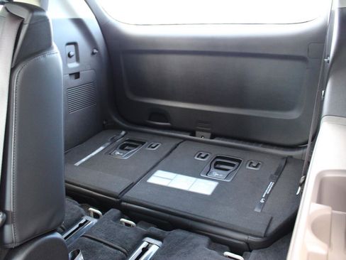 Certified 2025 Kia Carnival EX image 31