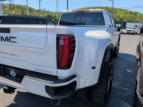 Used 2024 GMC Sierra 3500 Denali Ultimate AWD/4WD image 4