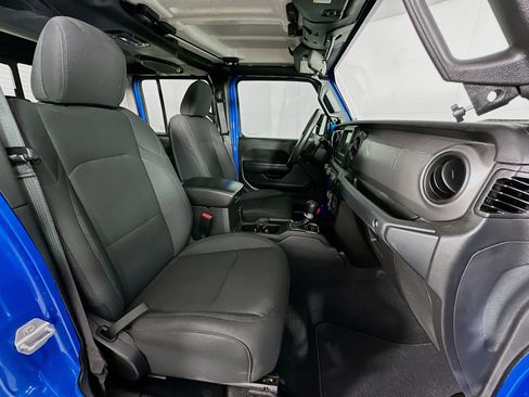 Used 2022 Jeep Gladiator Sport image 28