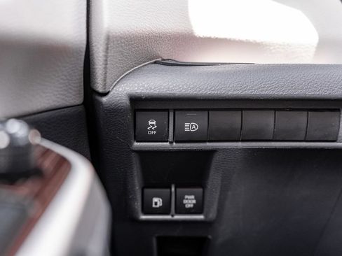 Used 2023 Toyota Sienna LE FWD image 21