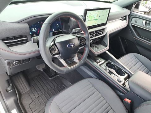 Certified 2025 Ford Explorer ST-Line w/ Premium Package image 17