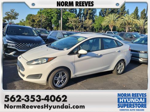 Used 2019 Ford Fiesta SE FWD image 1