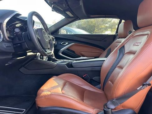 Used 2016 Chevrolet Camaro SS RWD image 11