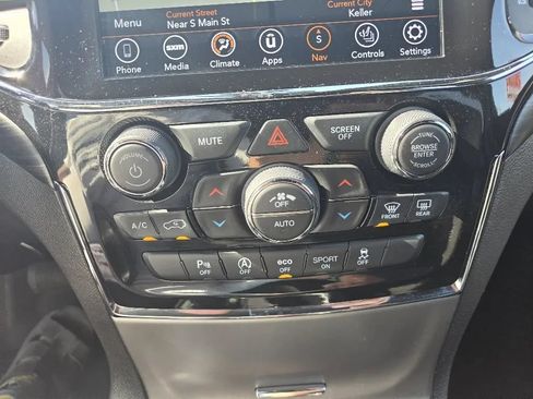 Used 2021 Jeep Grand Cherokee Laredo X AWD/4WD image 33