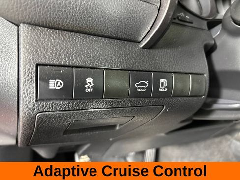 Used 2022 Toyota Camry SE FWD image 11