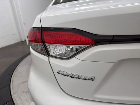 Used 2020 Toyota Corolla LE image 11
